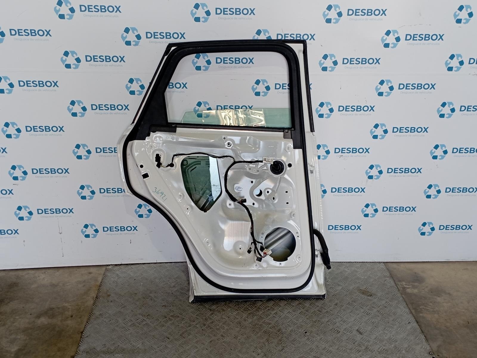 PUERTA TRASERA IZQUIERDA AUDI Q3 (F3B) - recambio desguace - vista 2