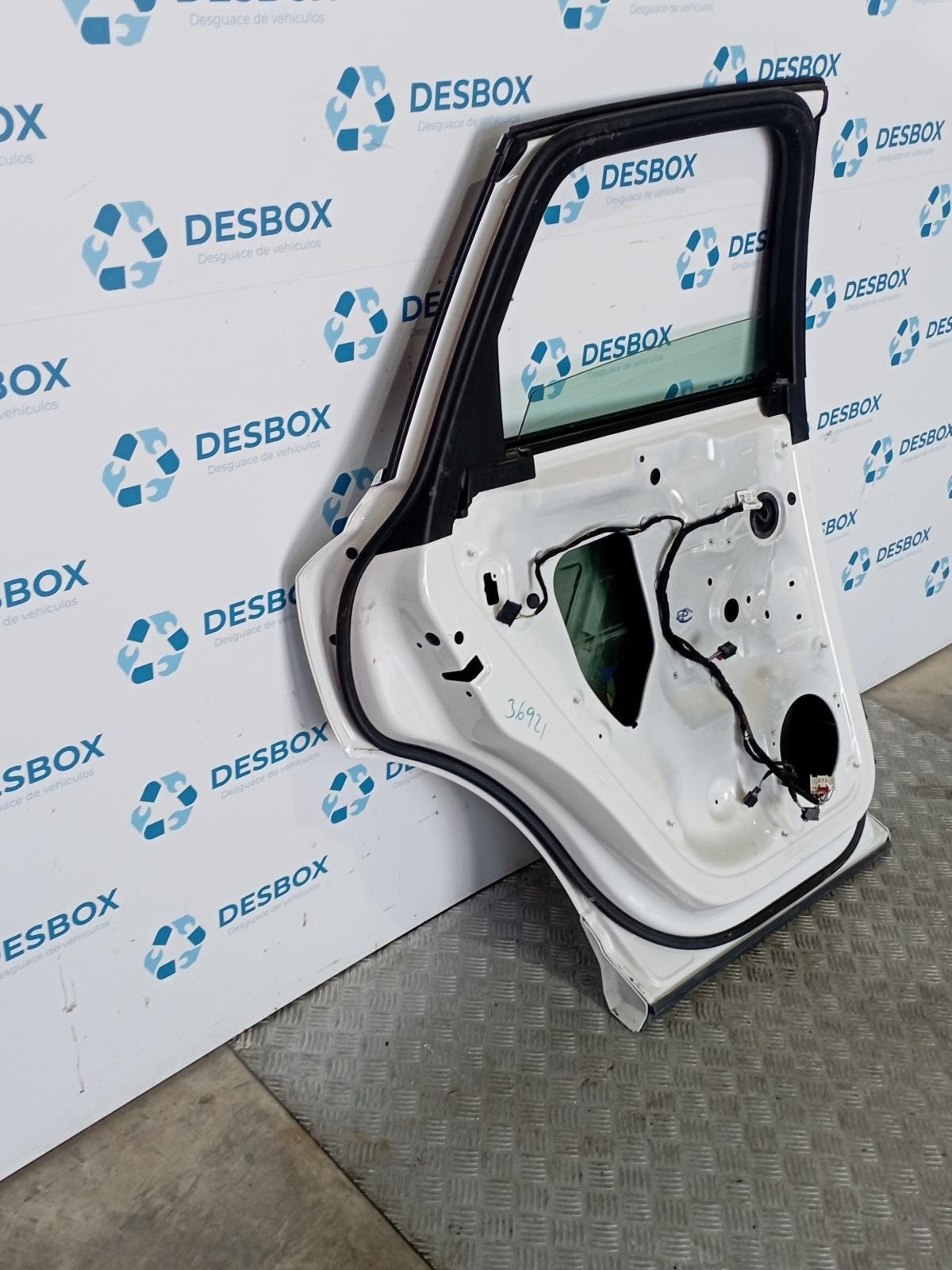 PUERTA TRASERA IZQUIERDA AUDI Q3 (F3B) - recambio desguace - vista 3