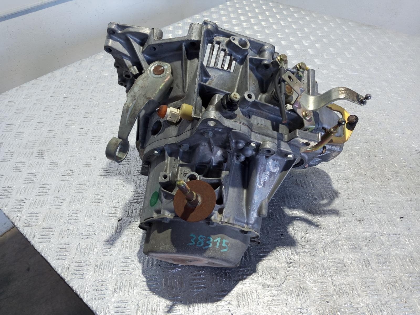 CAJA CAMBIOS PEUGEOT 306 BERLINA 3/4/5 PUERTAS (S2) - recambio desguace - vista 3