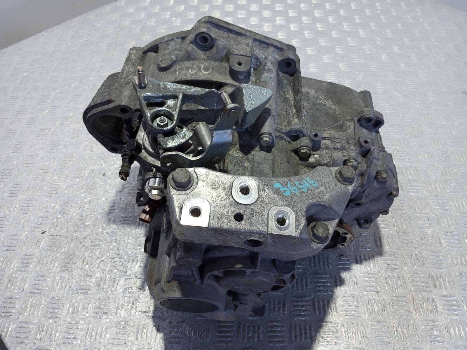 CAJA CAMBIOS VOLKSWAGEN PASSAT BERLINA (3C2) - recambio desguace - vista 3