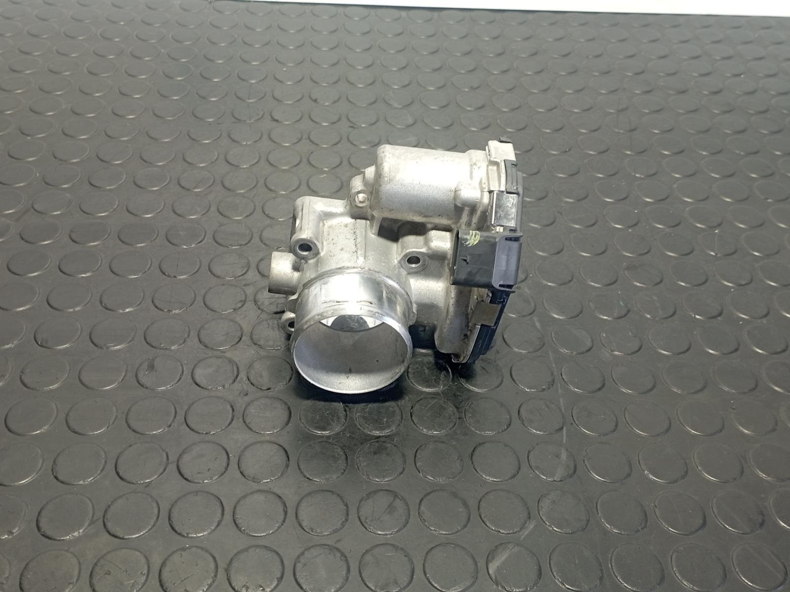 Recambio de CAJA MARIPOSA para HYUNDAI IX20 D4FC referencia OEM IAM 351002A600 - BLANCO 2