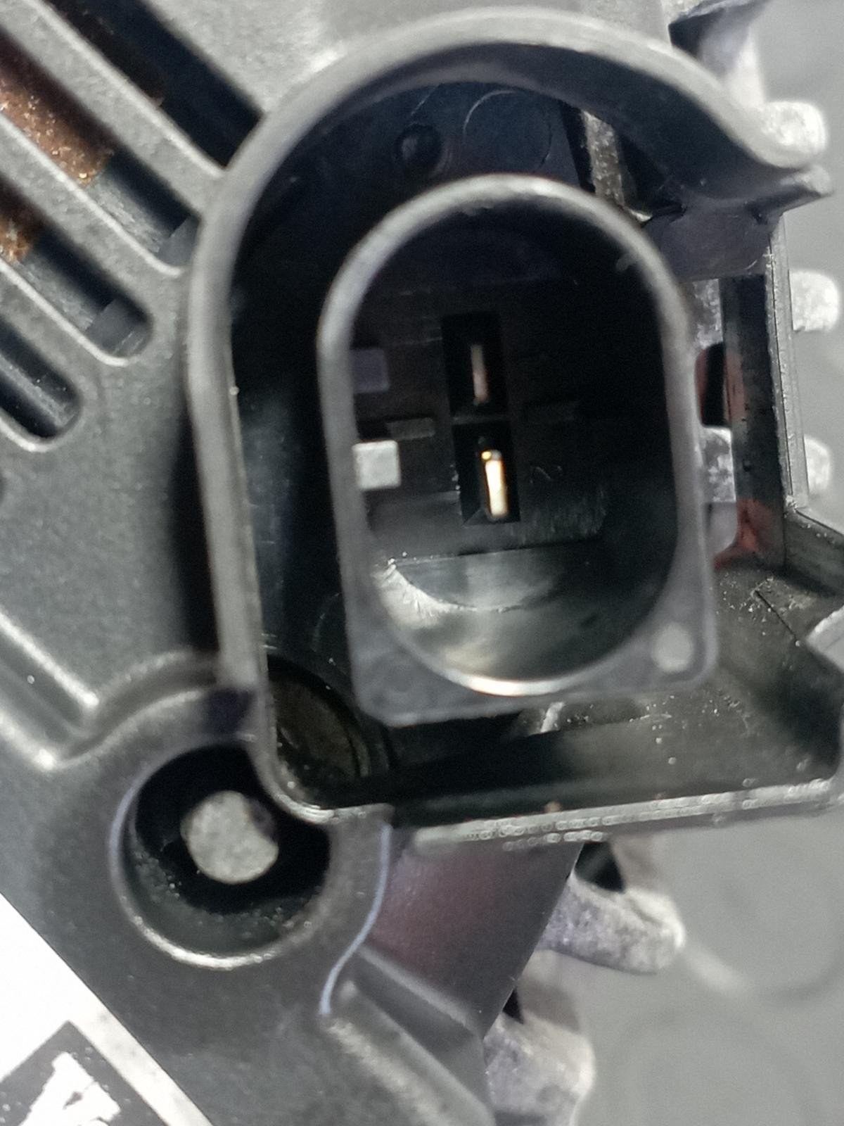 Recambio de ALTERNADOR para VOLKSWAGEN PASSAT BERLINA (3C2) BKP referencia OEM IAM 021903026L - GRIS 3