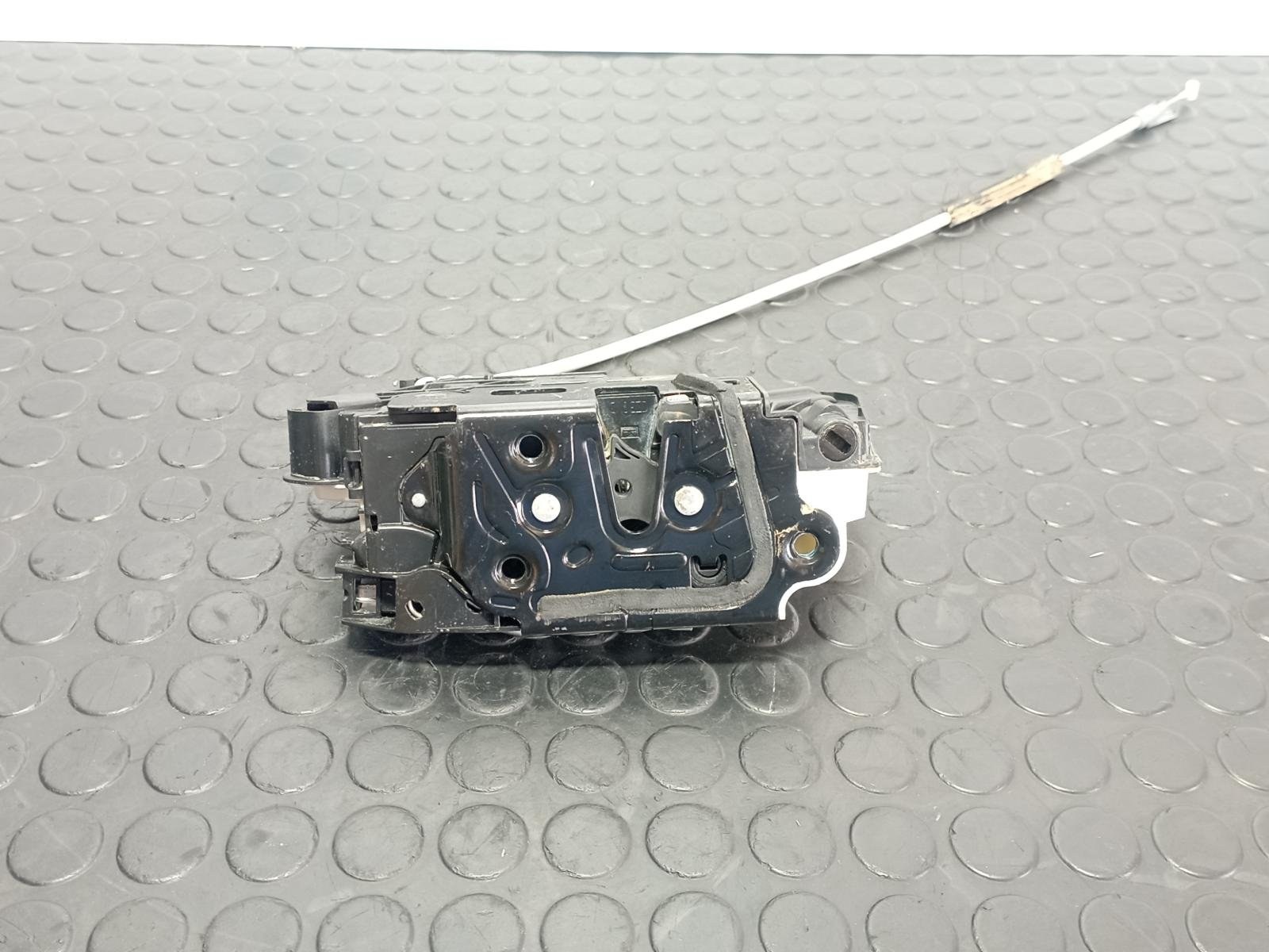 CERRADURA PUERTA DELANTERA DERECHA SEAT IBIZA (6J5) - recambio desguace - vista 3