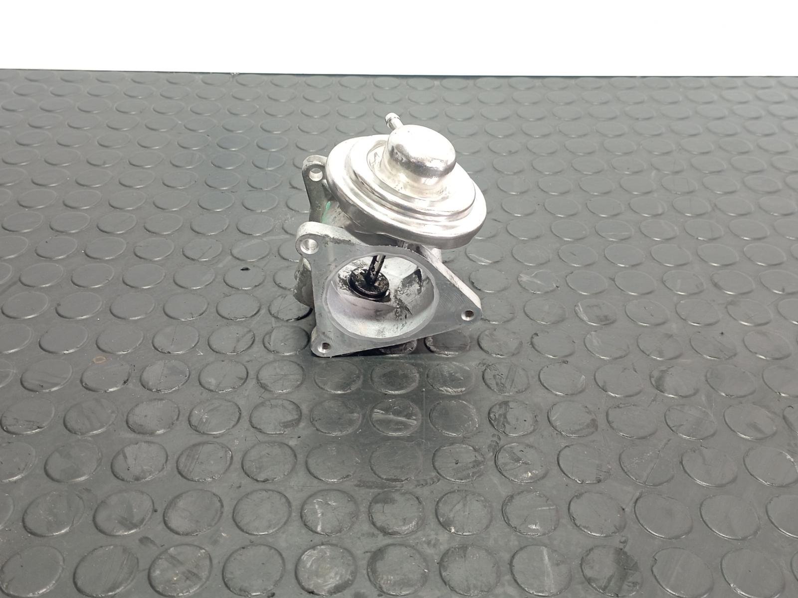 VALVULA EGR VOLKSWAGEN PASSAT BERLINA (3C2) - recambio desguace - vista 2