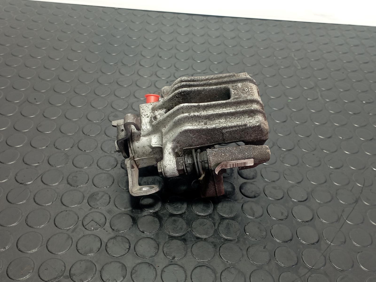 PINZA DE FRENO TRASERA DERECHA SEAT IBIZA (6J5) - recambio desguace - vista 5