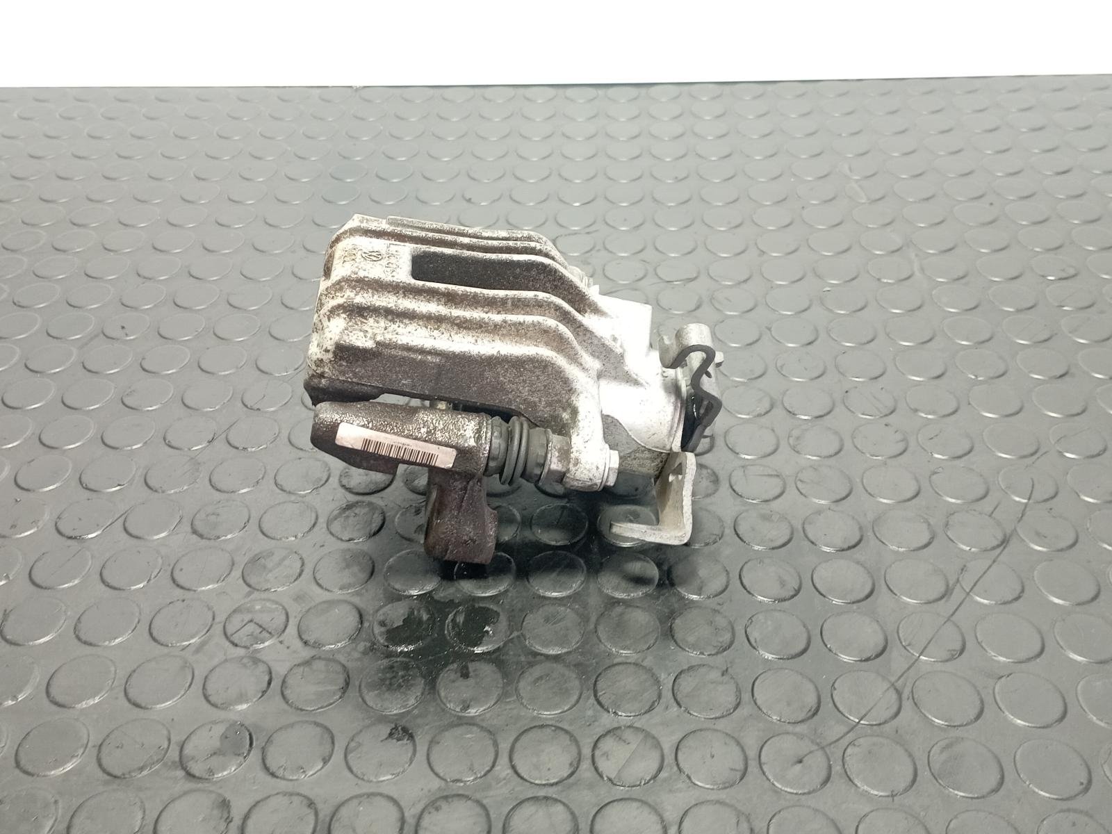PINZA DE FRENO TRASERA IZQUIERDA SEAT IBIZA (6J5) - recambio desguace - vista 3