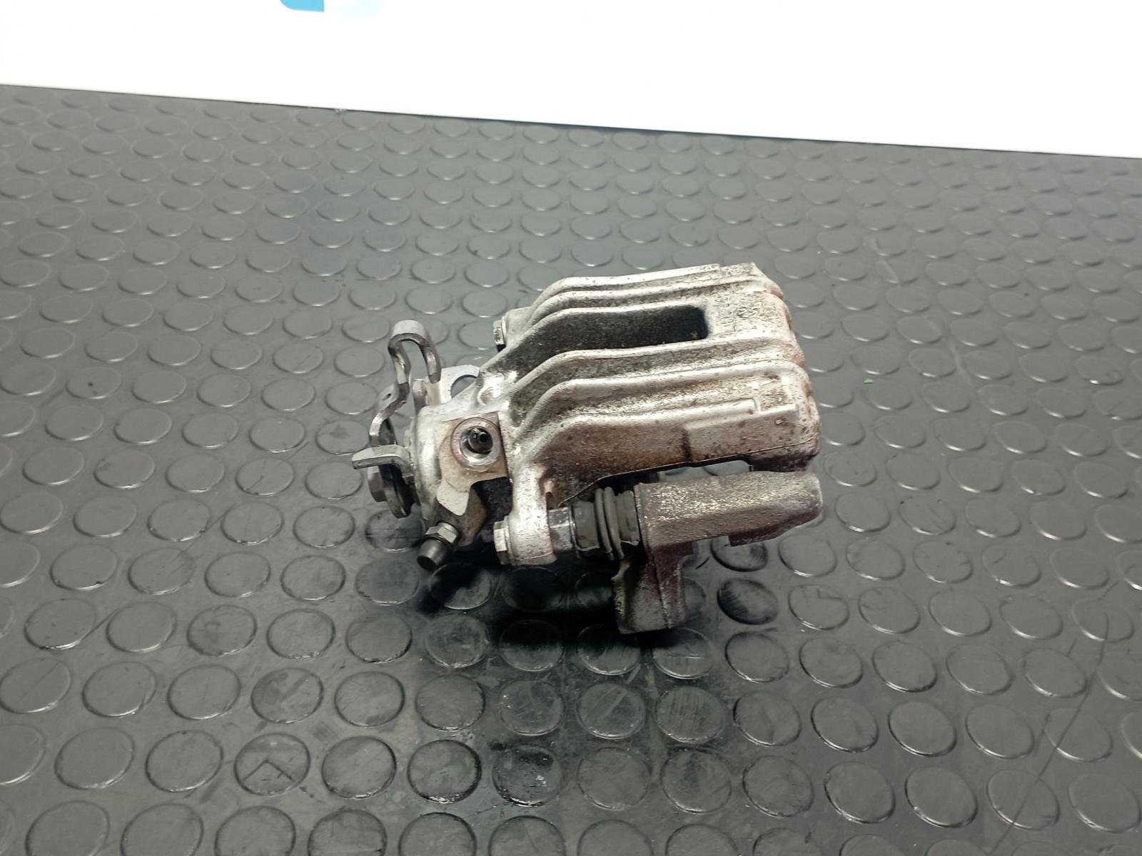PINZA DE FRENO TRASERA IZQUIERDA SEAT IBIZA (6J5) - recambio desguace - vista 5