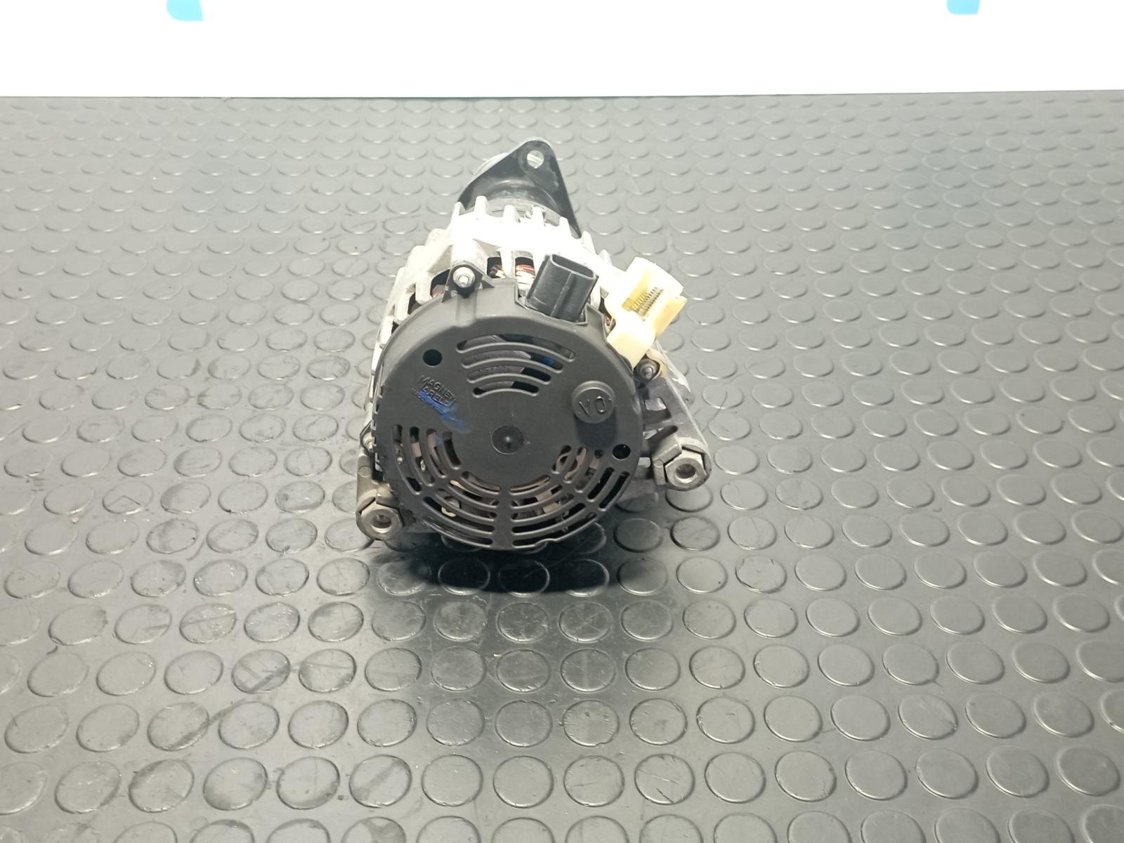 ALTERNADOR FORD FOCUS BERLINA (CAP) - recambio desguace - vista 3