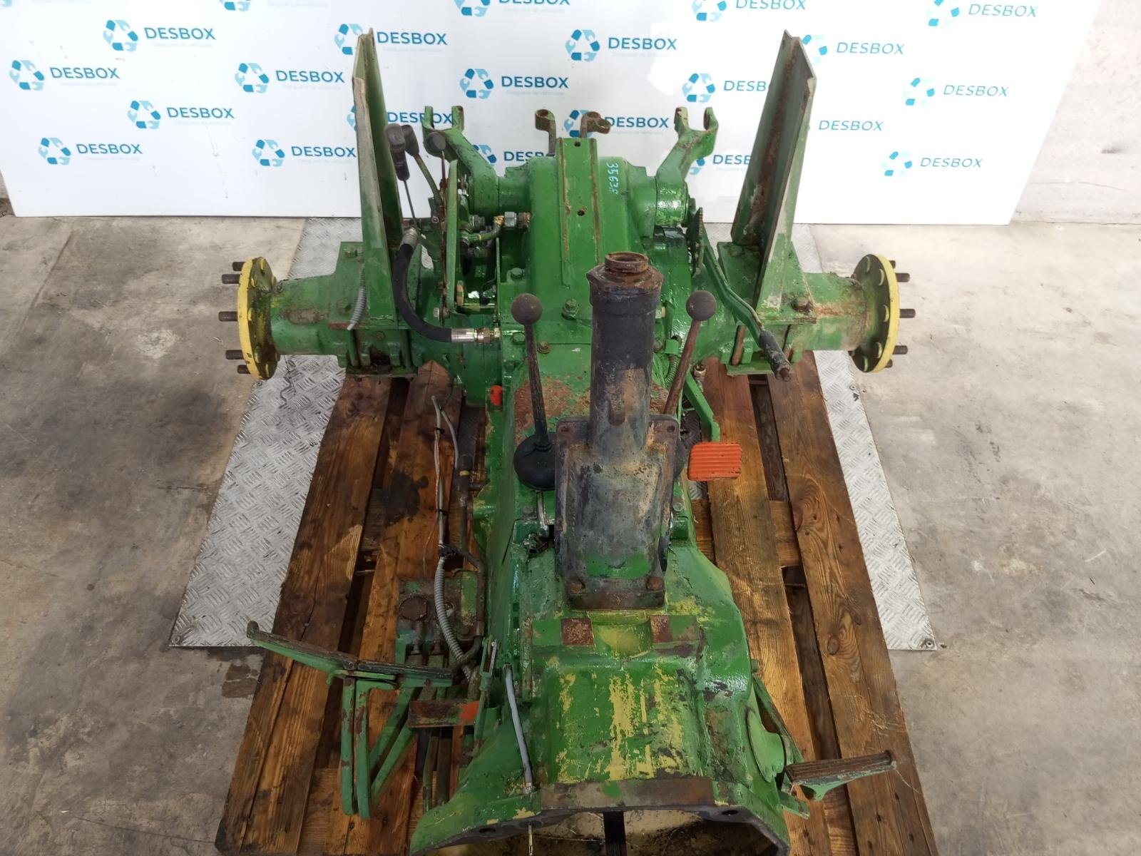 CAJA CAMBIOS JOHN DEERE 1020 - recambio desguace - vista 2