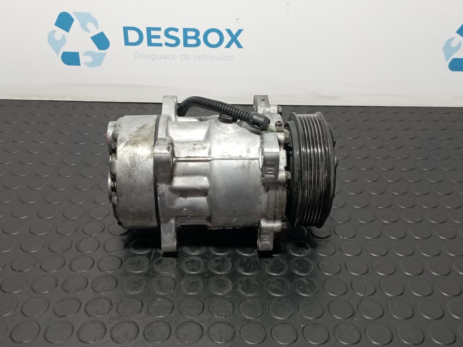 COMPRESOR AIRE ACONDICIONADO PEUGEOT 306 BERLINA 3/4/5 PUERTAS (S2) - recambio desguace - vista 4
