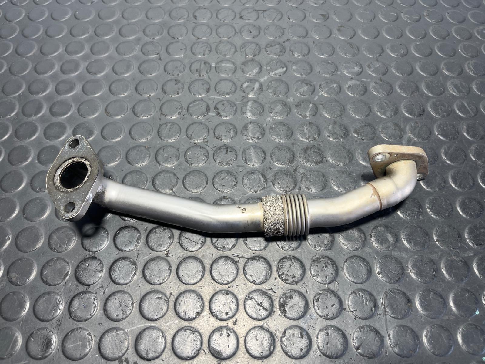 TUBO VOLKSWAGEN PASSAT BERLINA (3B3) - recambio desguace - vista 2