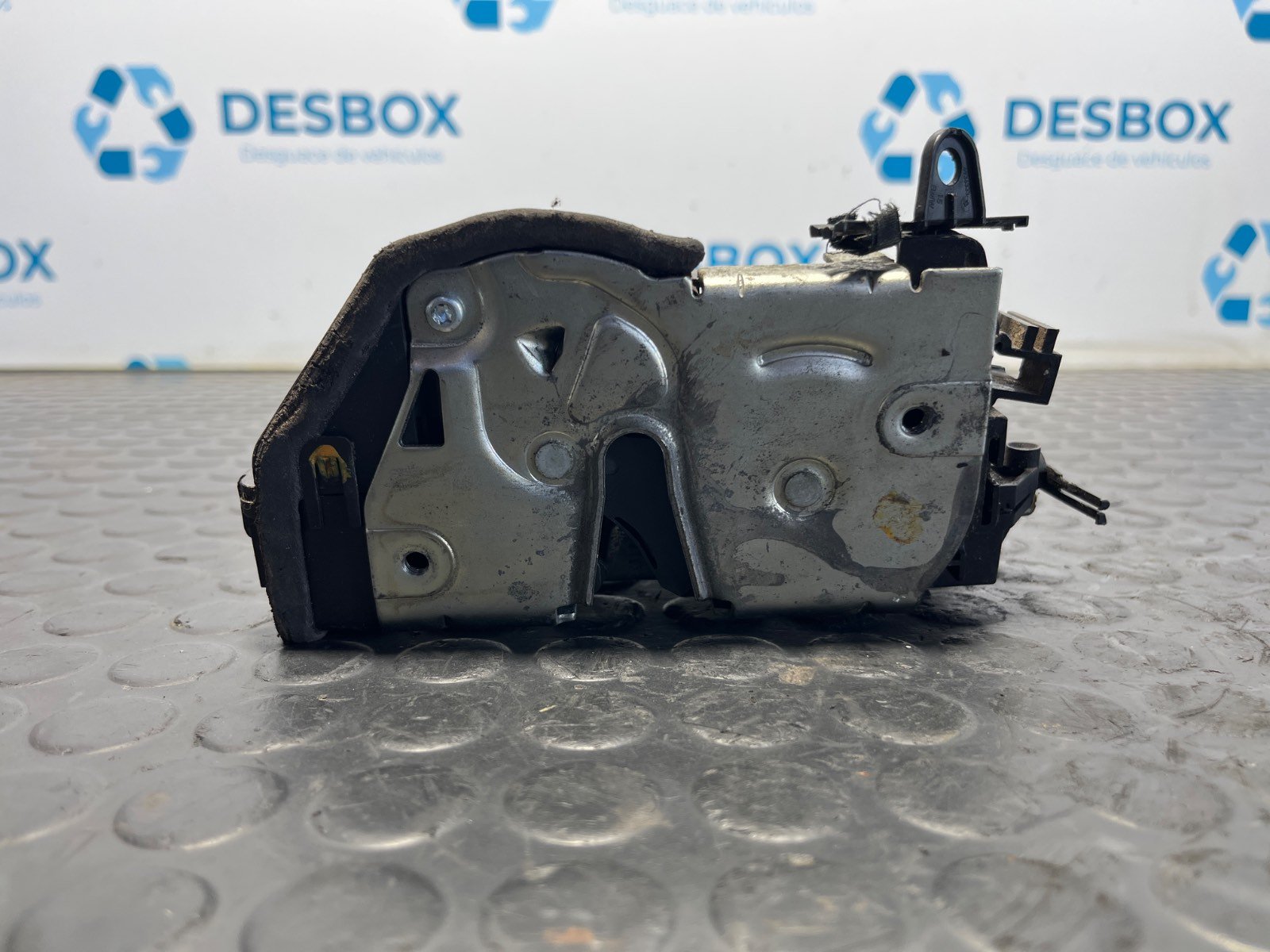 CERRADURA PUERTA TRASERA DERECHA BMW SERIE 3 BERLINA (E90) - recambio desguace - vista 2