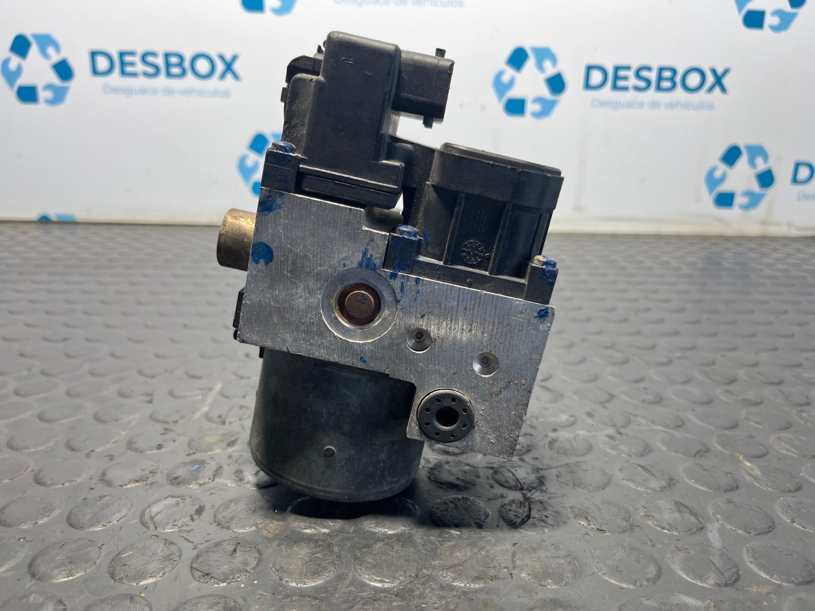 ABS VOLKSWAGEN PASSAT BERLINA (3B2) - recambio desguace - vista 4