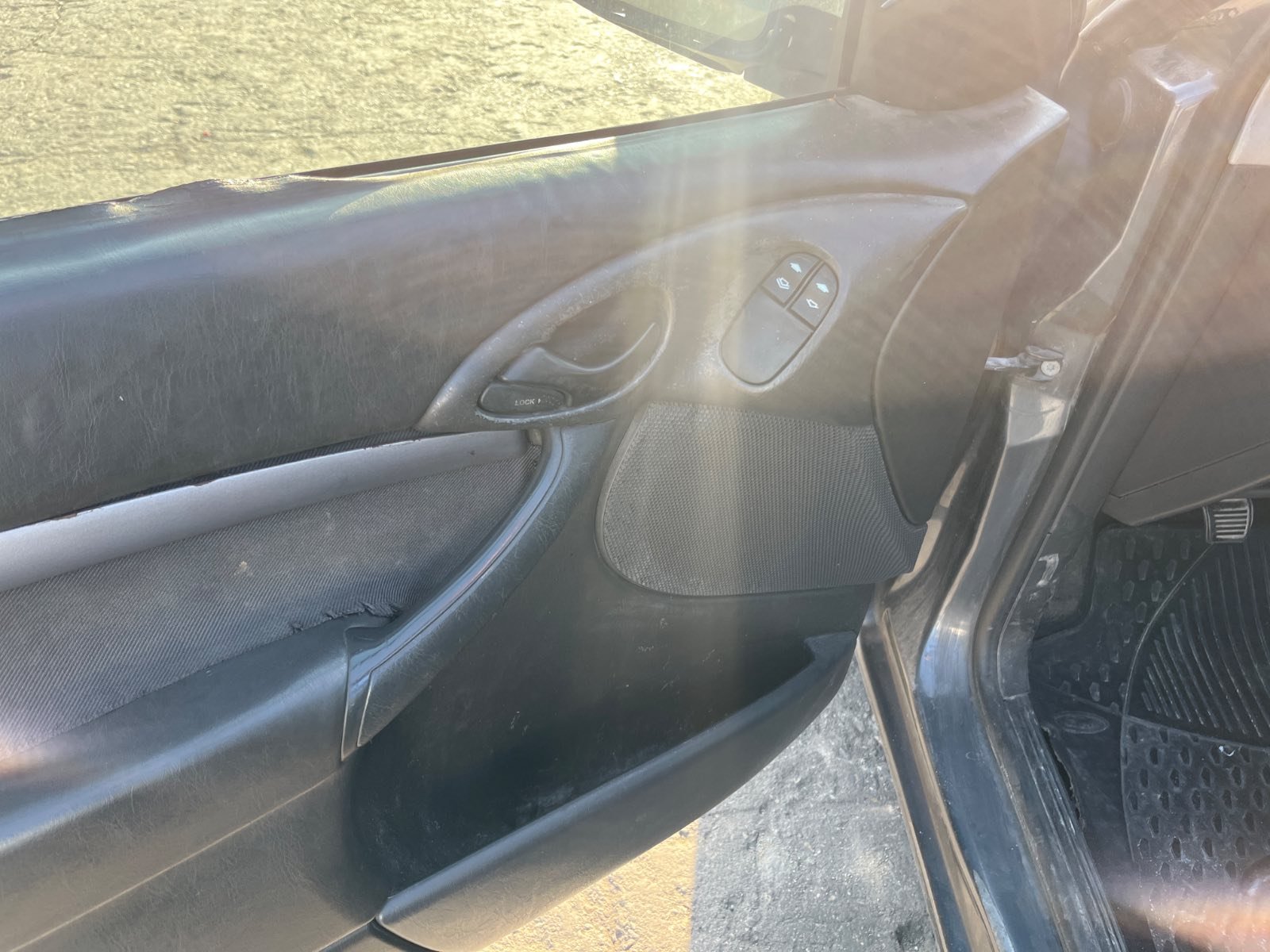 PUERTA TRASERA IZQUIERDA FORD FOCUS BERLINA (CAK) - recambio desguace - vista 10
