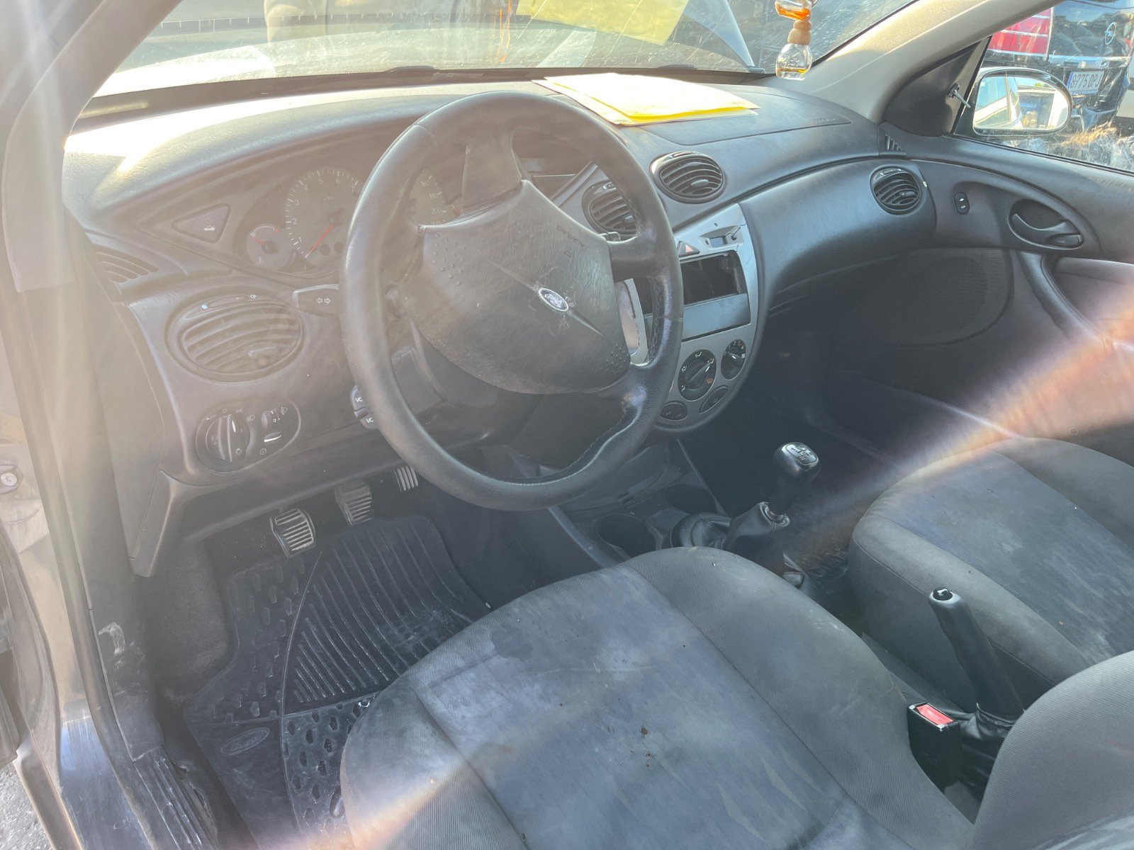 PUERTA TRASERA IZQUIERDA FORD FOCUS BERLINA (CAK) - recambio desguace - vista 11