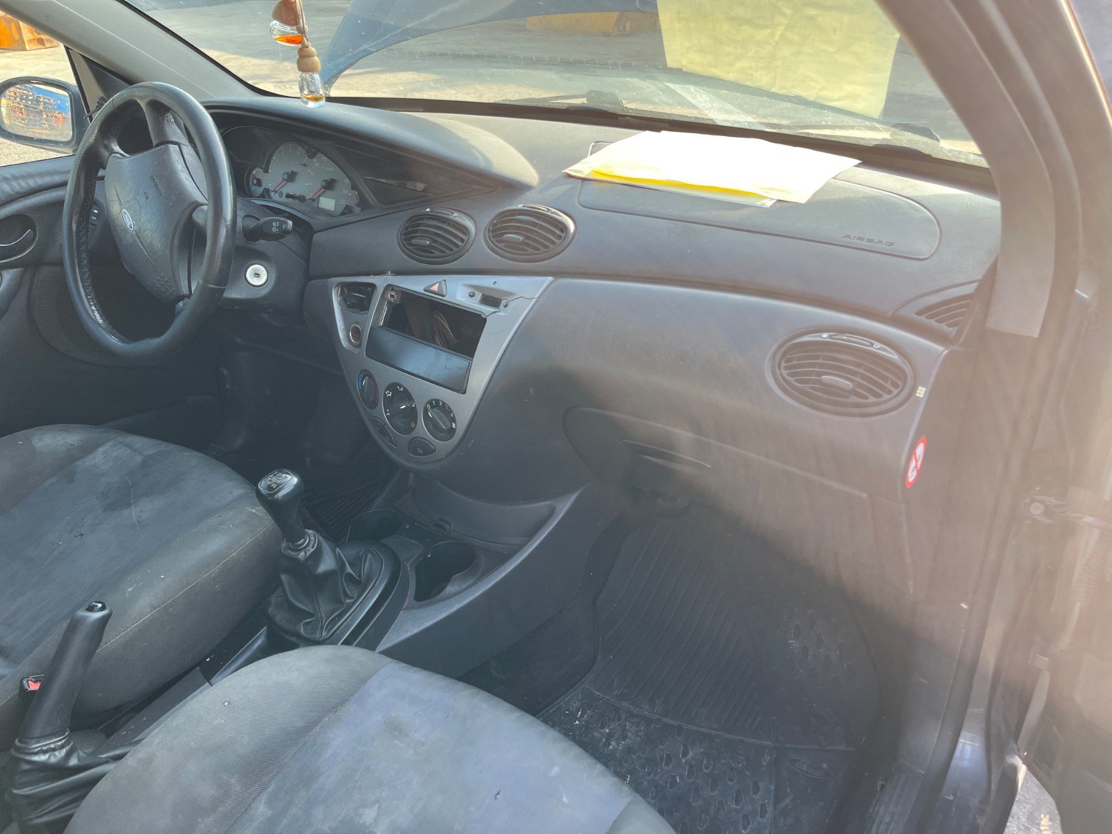 PUERTA TRASERA IZQUIERDA FORD FOCUS BERLINA (CAK) - recambio desguace - vista 4