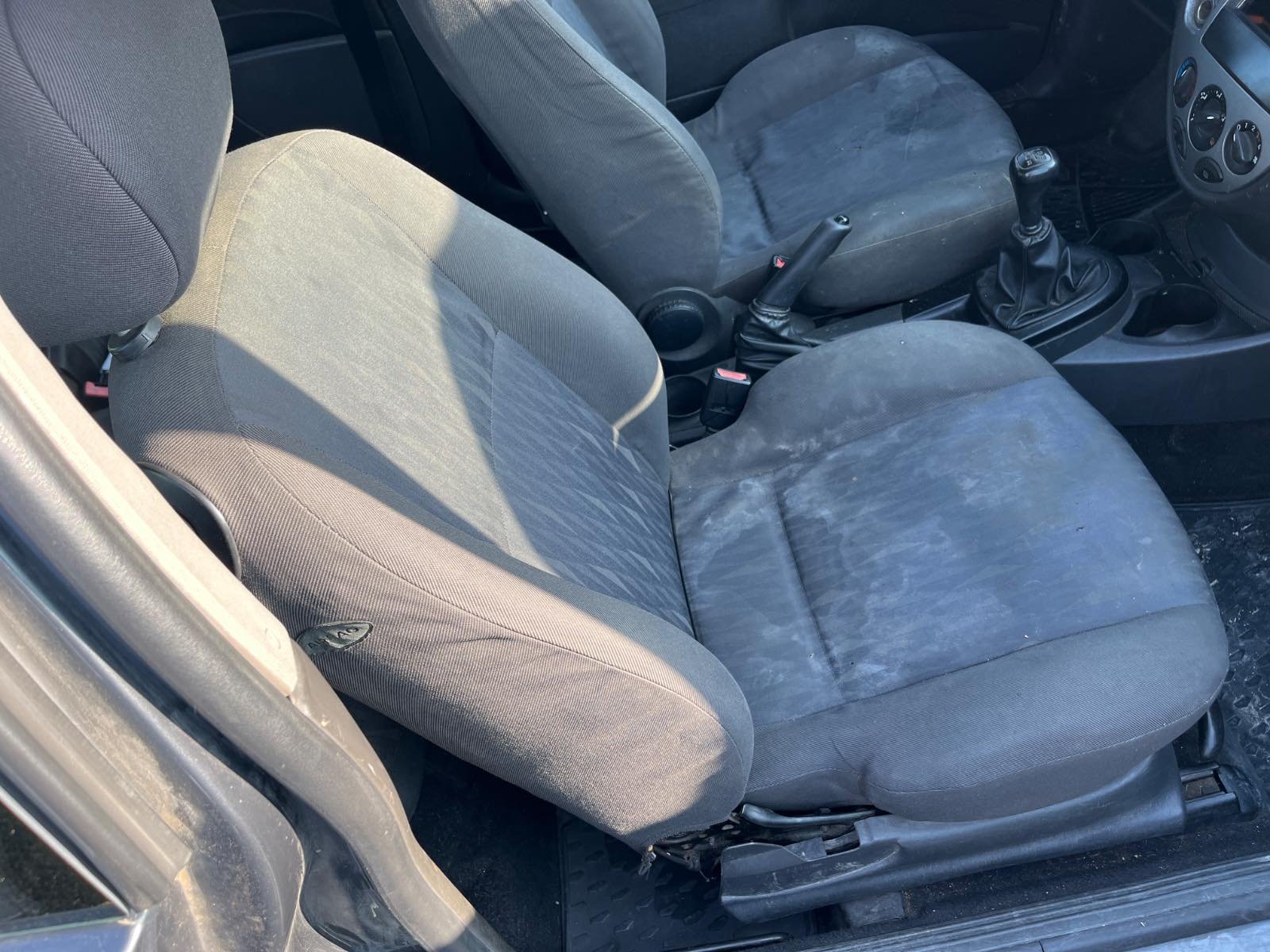 PUERTA TRASERA IZQUIERDA FORD FOCUS BERLINA (CAK) - recambio desguace - vista 5