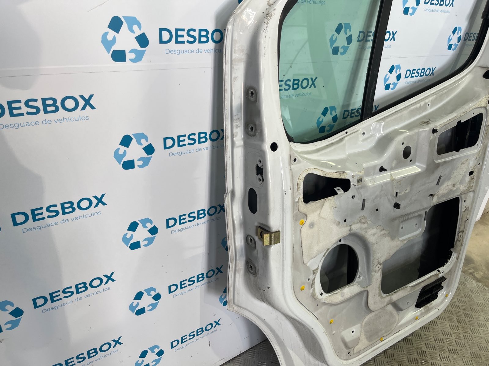 PUERTA DELANTERA DERECHA RENAULT TRAFIC II Furgoneta - recambio desguace - vista 6
