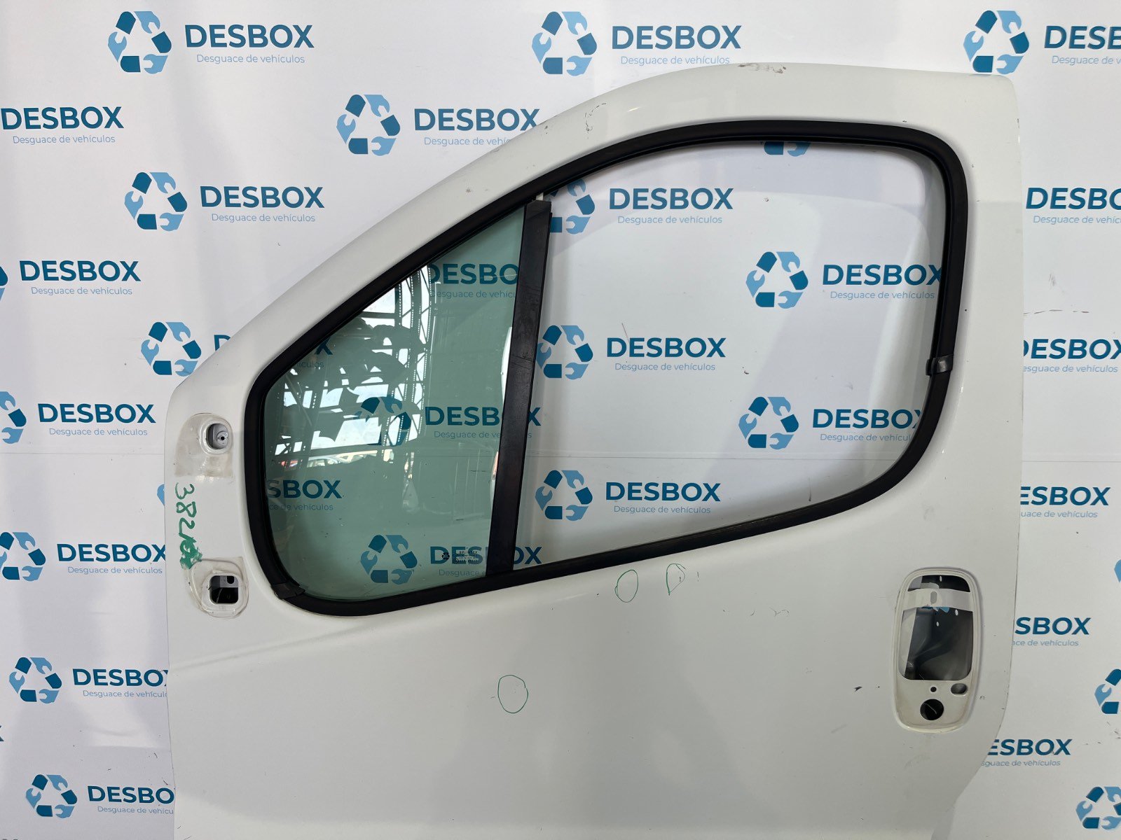 PUERTA DELANTERA IZQUIERDA RENAULT TRAFIC II Furgoneta - recambio desguace - vista 3