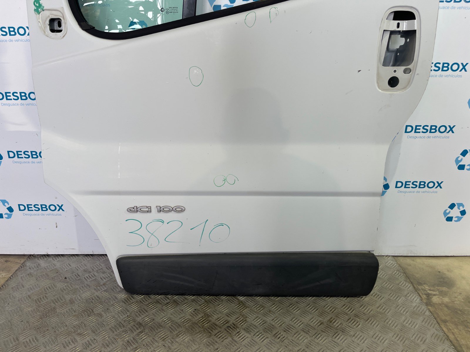 PUERTA DELANTERA IZQUIERDA RENAULT TRAFIC II Furgoneta - recambio desguace - vista 4