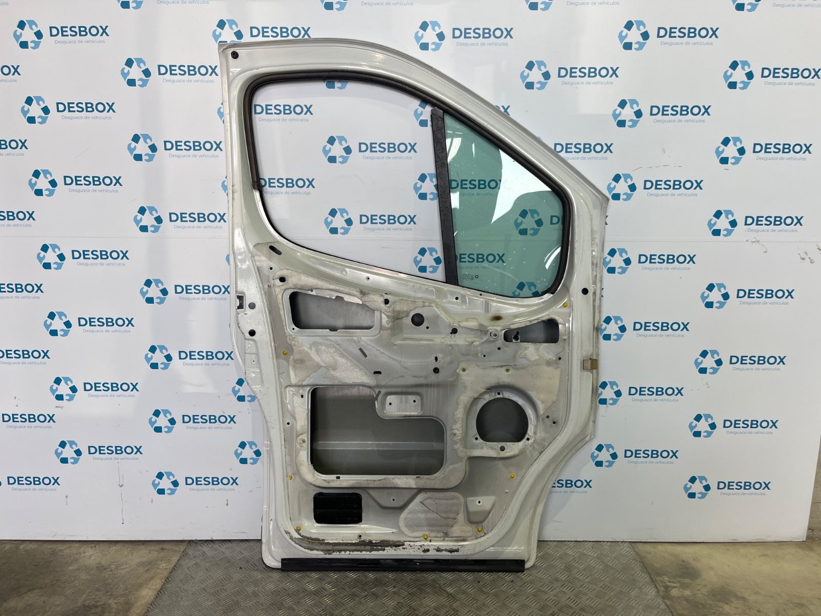 PUERTA DELANTERA IZQUIERDA RENAULT TRAFIC II Furgoneta - recambio desguace - vista 5