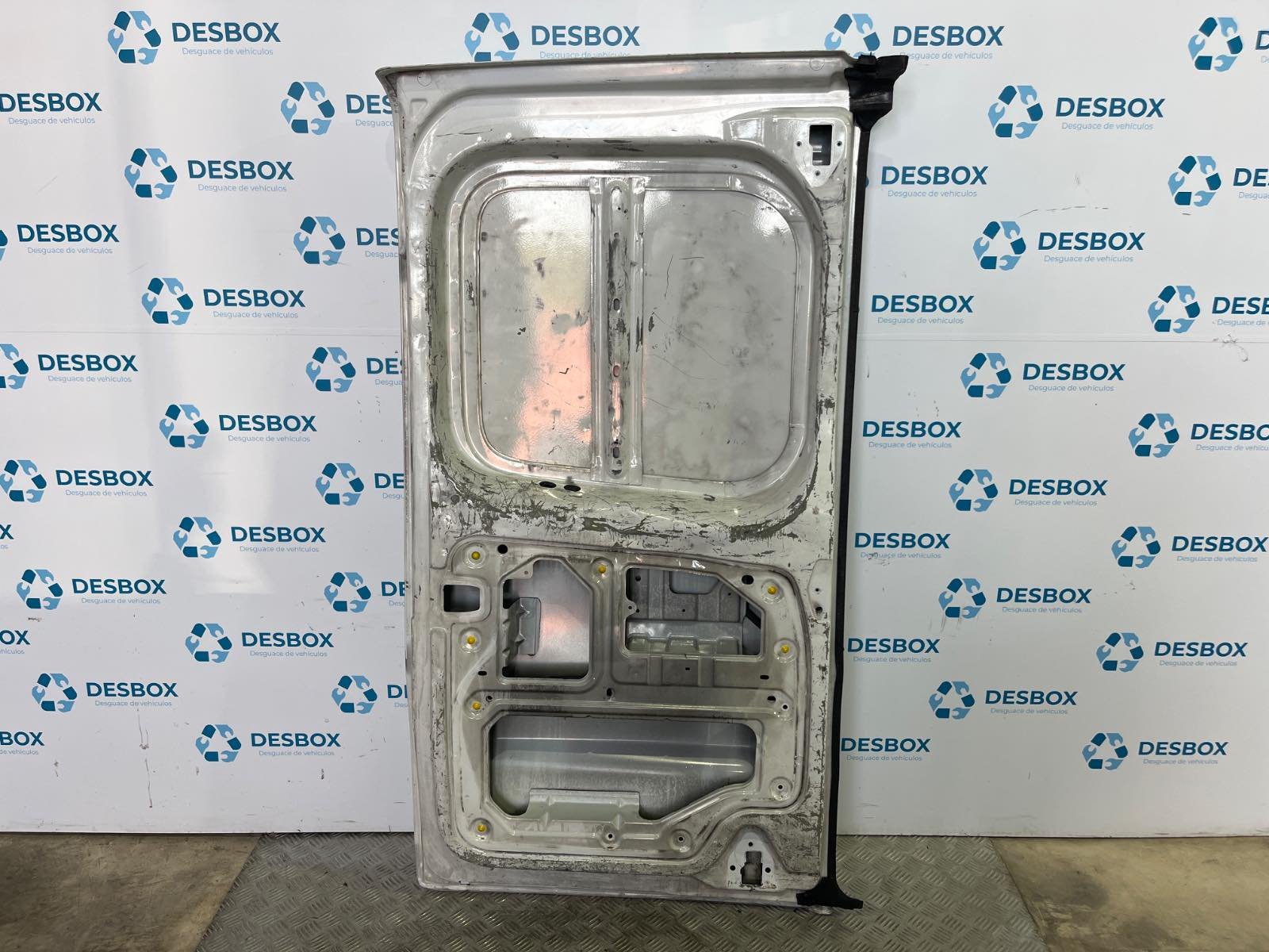 PORTON TRASERO DERECHO RENAULT TRAFIC II Furgoneta - recambio desguace - vista 5
