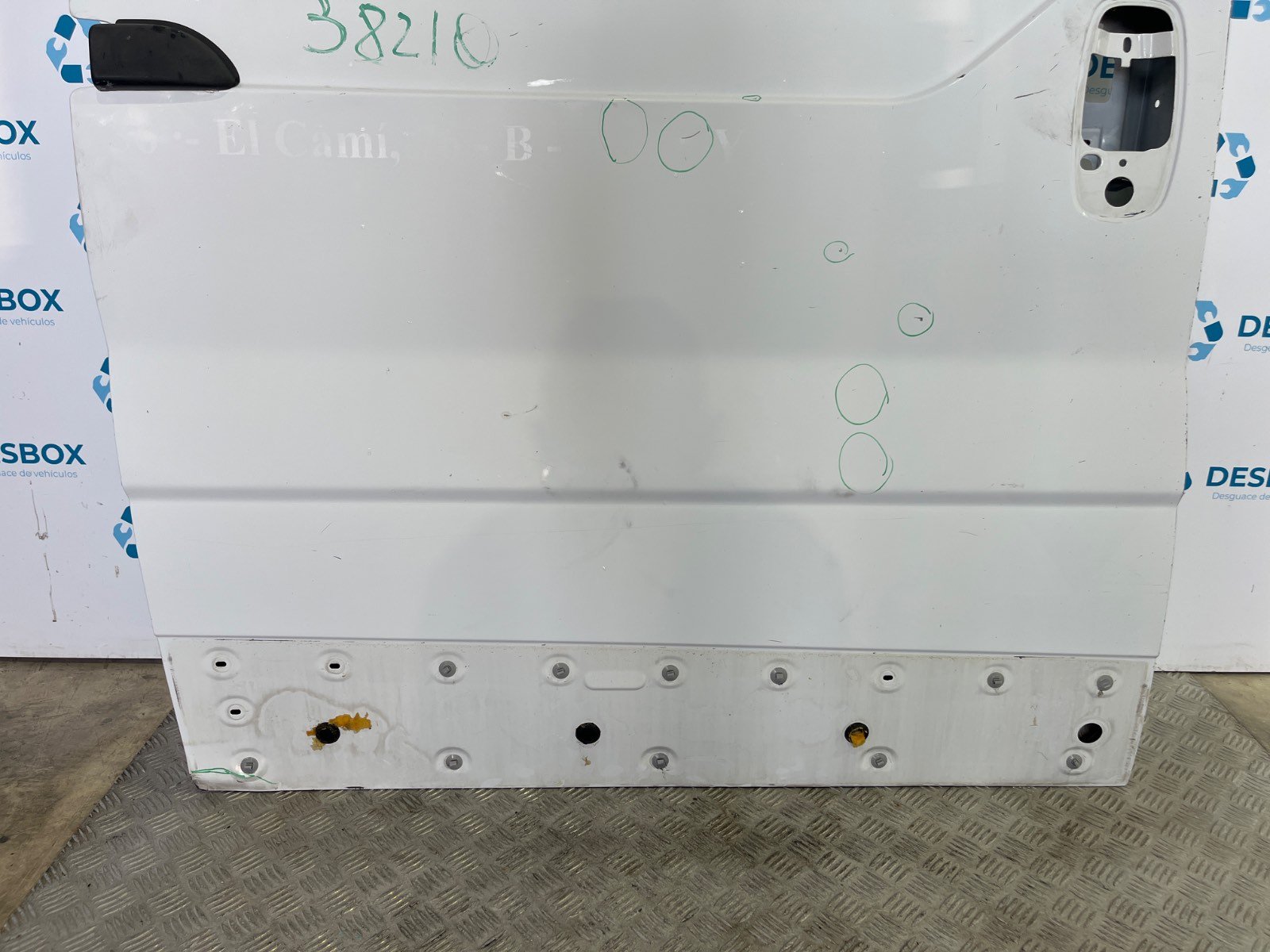 PUERTA LATERAL CORREDERA DERECHA RENAULT TRAFIC II Furgoneta - recambio desguace - vista 5