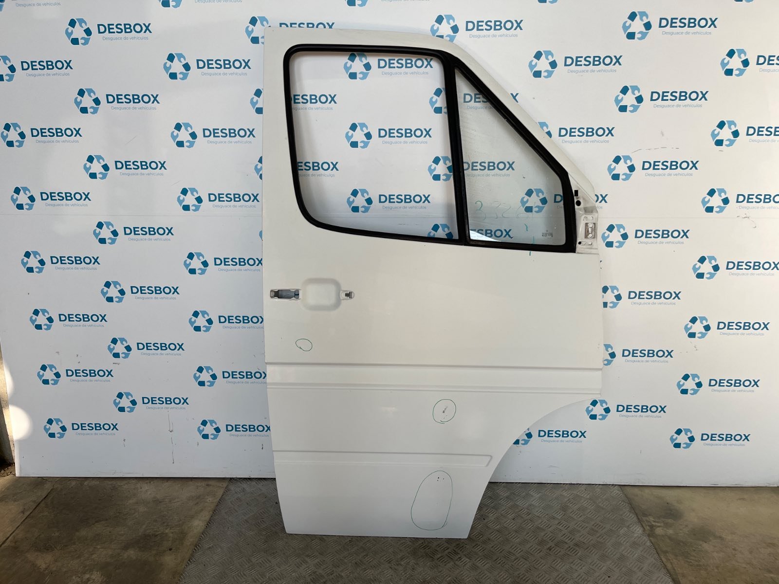 Recambio de PUERTA DELANTERA DERECHA para MERCEDES-BENZ SPRINTER 02.00 -> CAJA ABIERTA 611981 - BLANCO