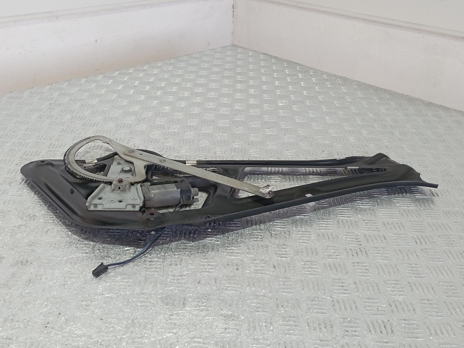 ELEVALUNAS DELANTERO DERECHO MERCEDES-BENZ SPRINTER 02.00 -> CAJA ABIERTA - recambio desguace - vista 2