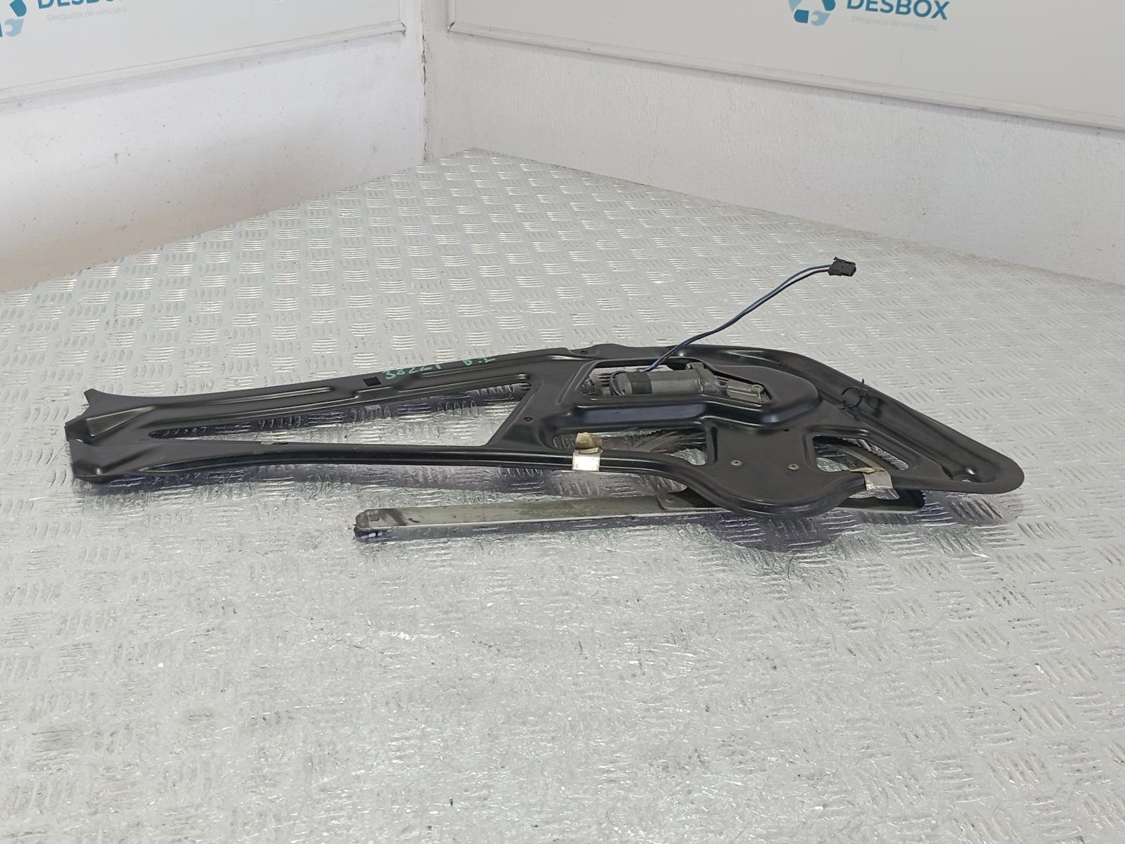 ELEVALUNAS DELANTERO IZQUIERDO MERCEDES-BENZ SPRINTER 02.00 -> CAJA ABIERTA - recambio desguace - vista 4
