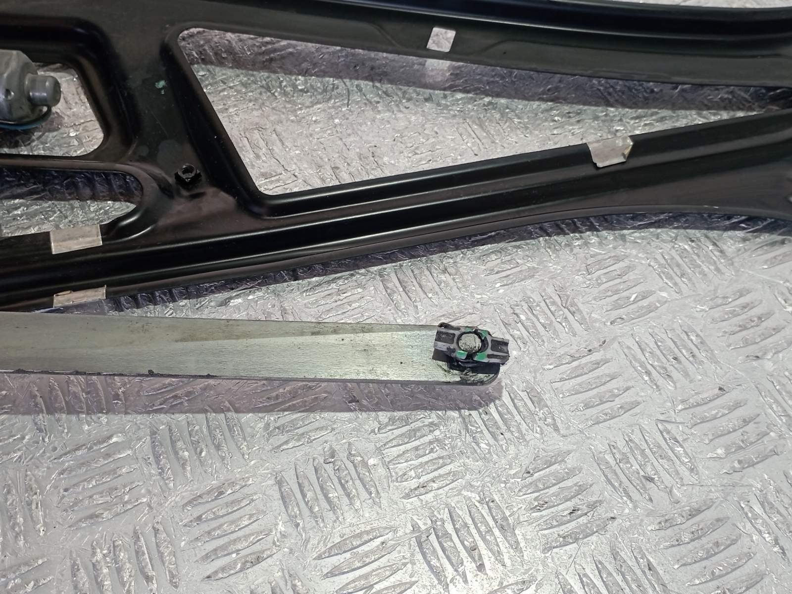 ELEVALUNAS DELANTERO IZQUIERDO MERCEDES-BENZ SPRINTER 02.00 -> CAJA ABIERTA - recambio desguace - vista 6