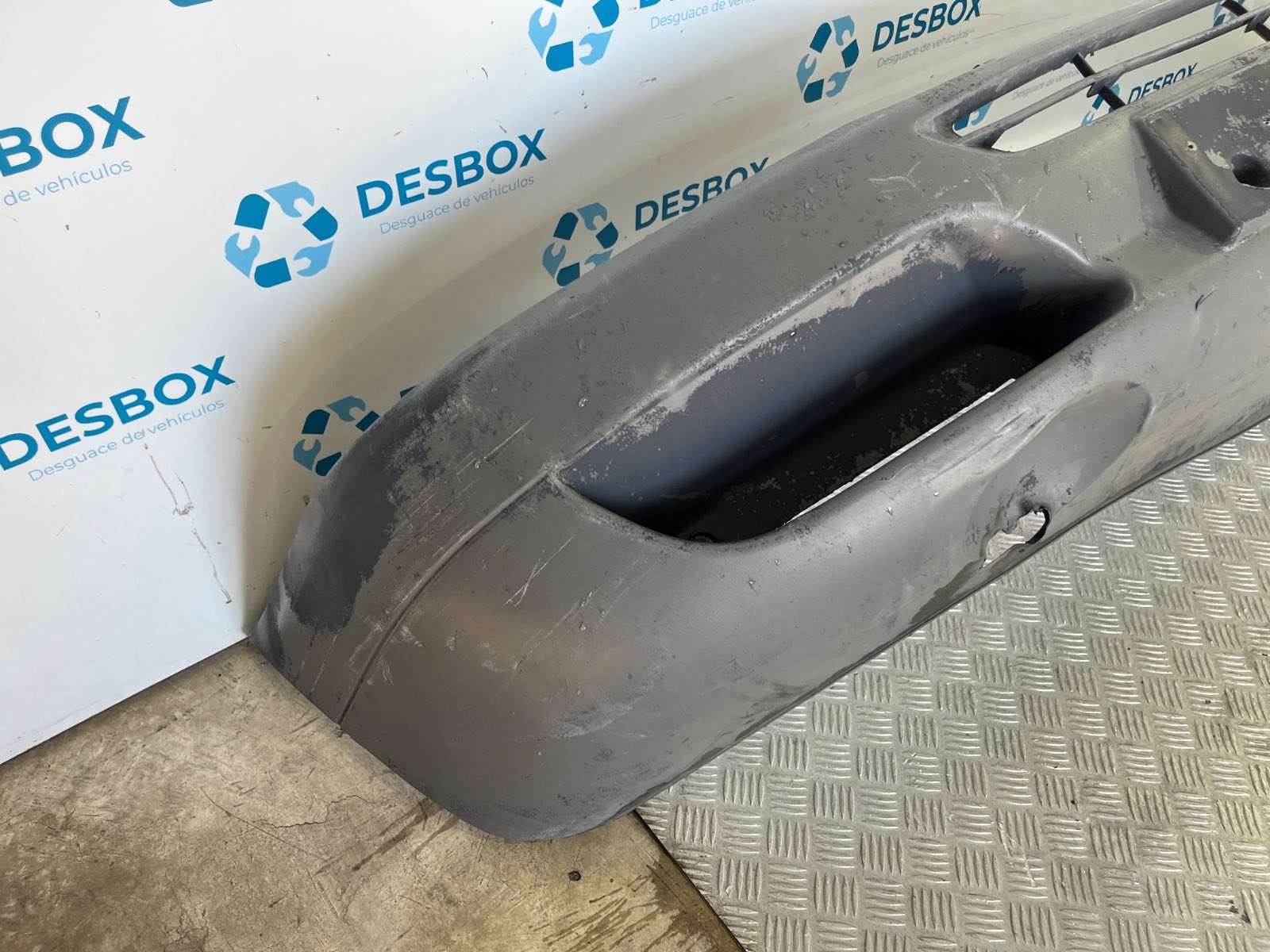 PARAGOLPES DELANTERO MERCEDES-BENZ SPRINTER 02.00 -> CAJA ABIERTA - recambio desguace - vista 2