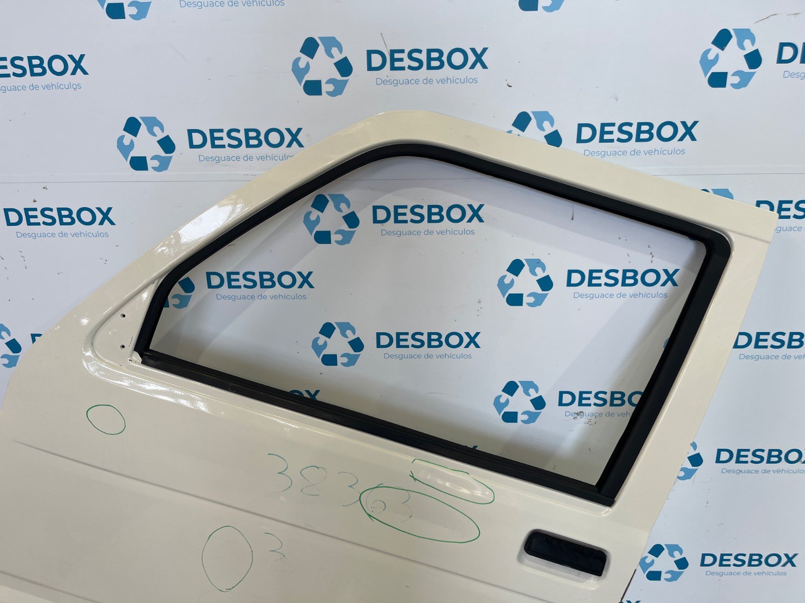 PUERTA DELANTERA IZQUIERDA PIAGGIO (VESPA) PORTER Caja/Chasis - recambio desguace - vista 3