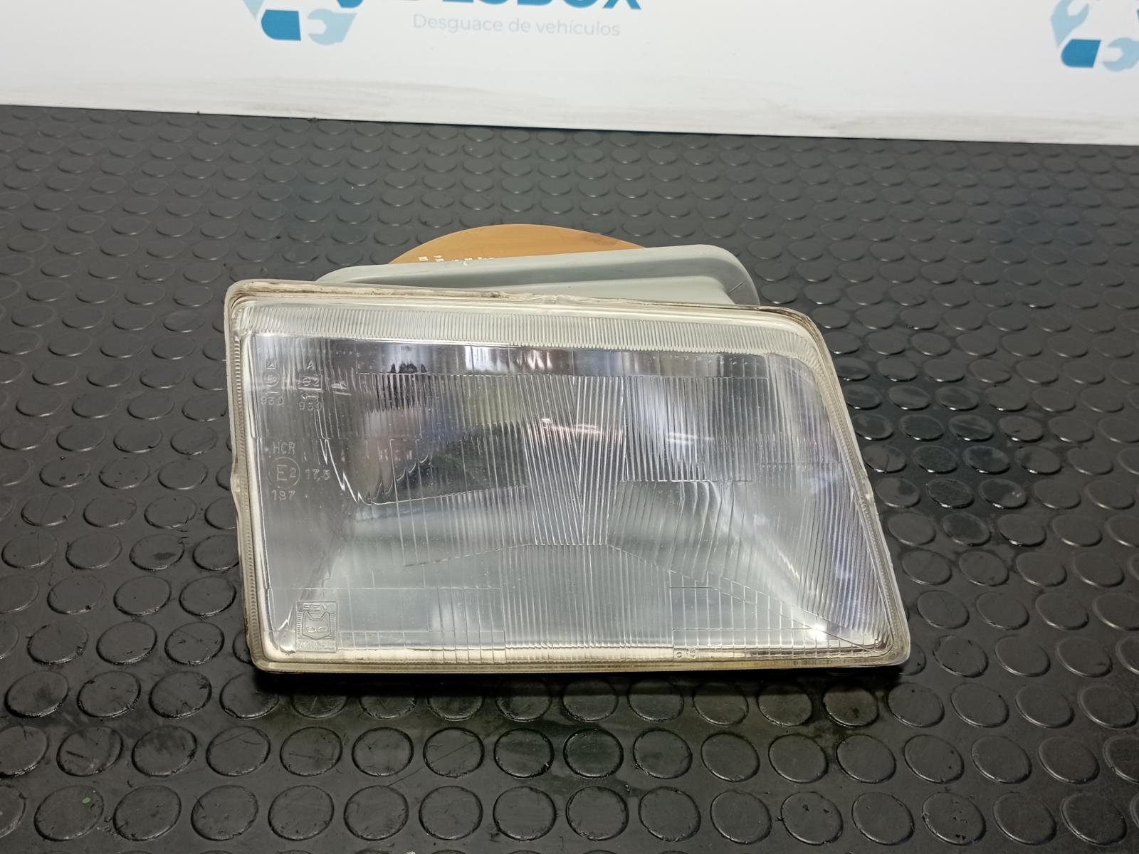 FARO DERECHO PEUGEOT 205 BERLINA - recambio desguace