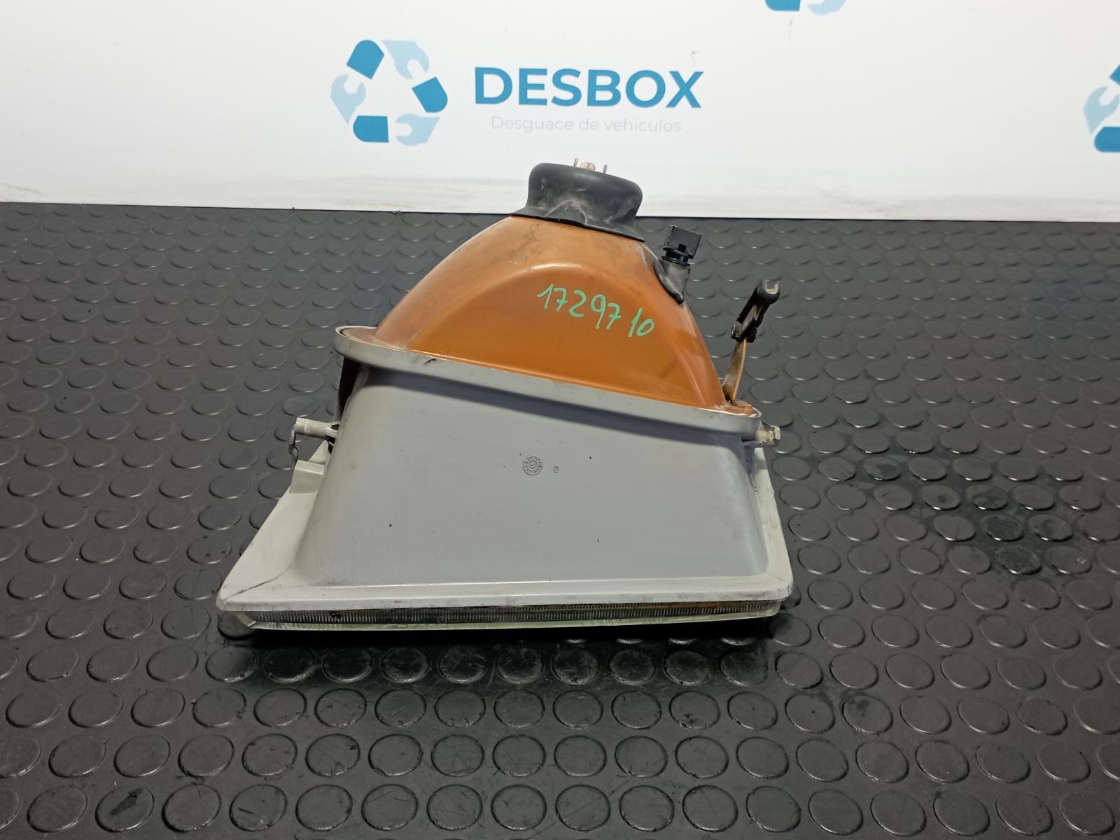 FARO DERECHO PEUGEOT 205 BERLINA - recambio desguace - vista 4