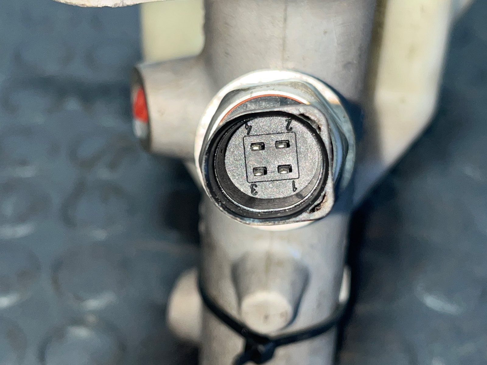 BOMBA FRENO VOLKSWAGEN TOUAREG (7LA) - recambio desguace - vista 6