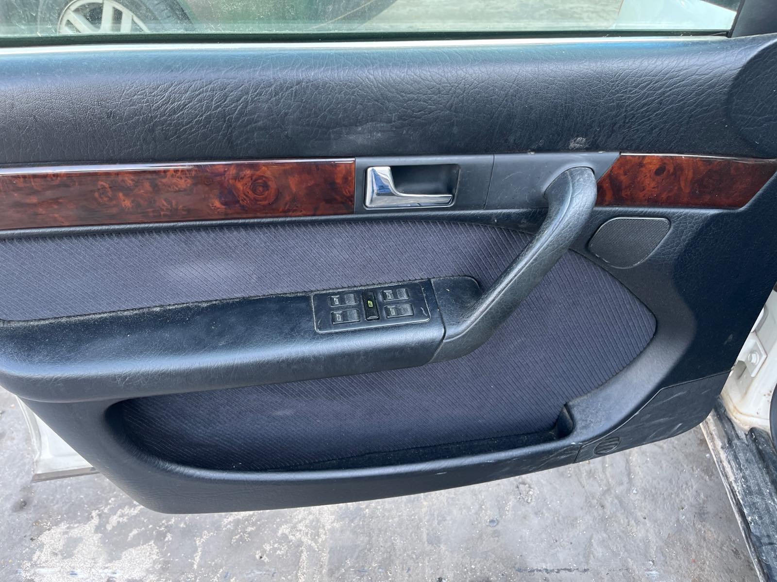 PARAGOLPES DELANTERO AUDI 100 C4 Sedán - recambio desguace - vista 3