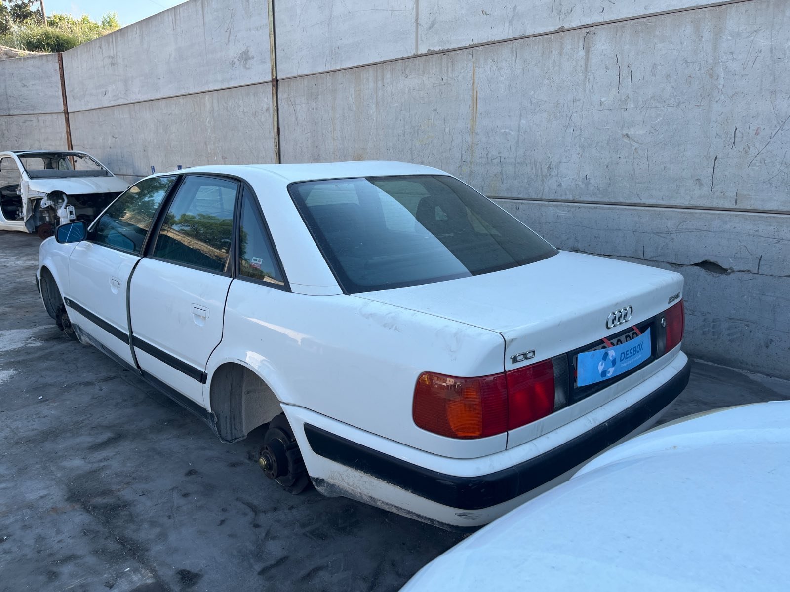 PARAGOLPES DELANTERO AUDI 100 C4 Sedán - recambio desguace - vista 8