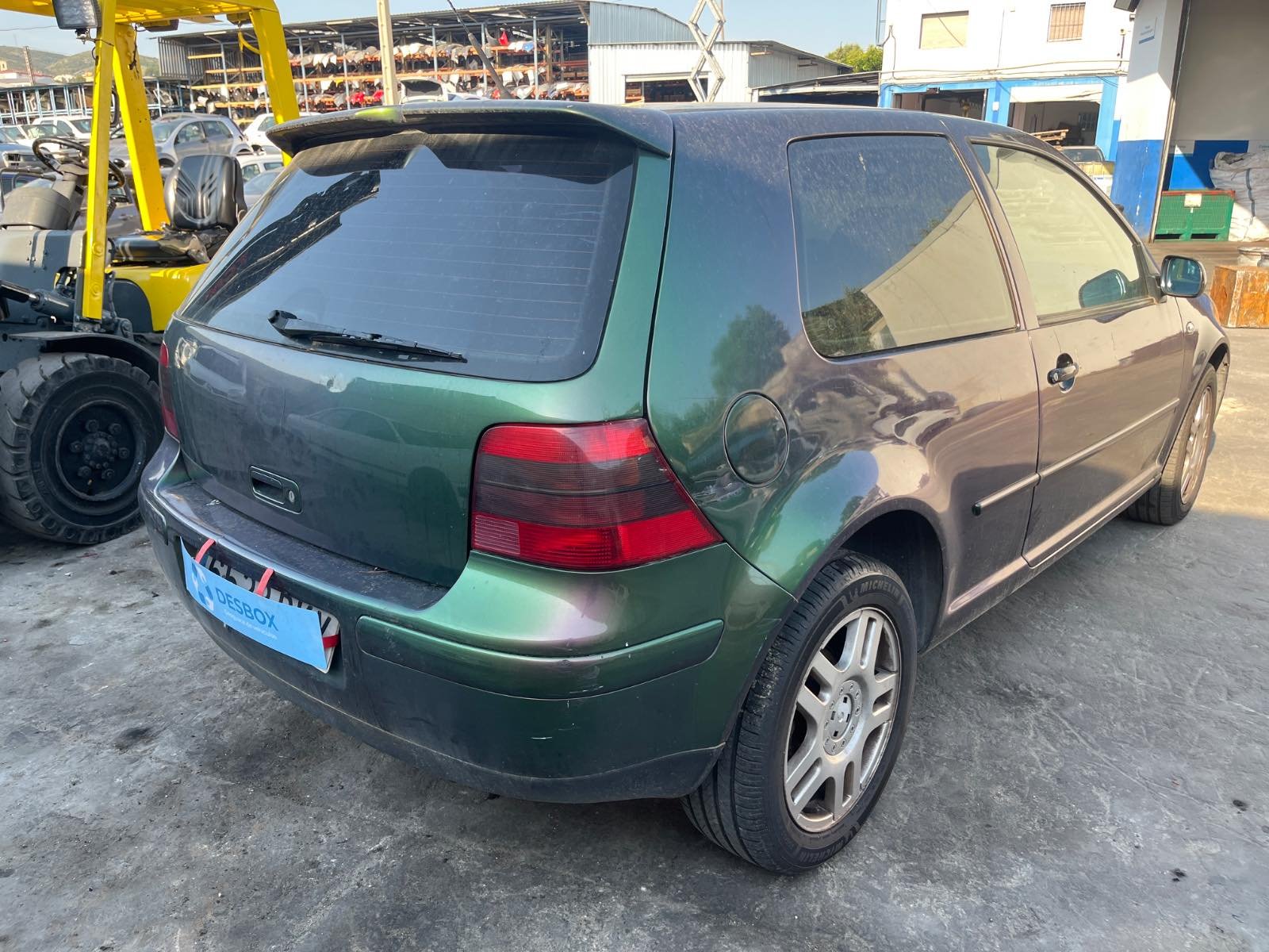 CONDENSADOR / RADIADOR  AIRE ACONDICIONADO VOLKSWAGEN GOLF IV BERLINA (1J1) - recambio desguace - vista 8
