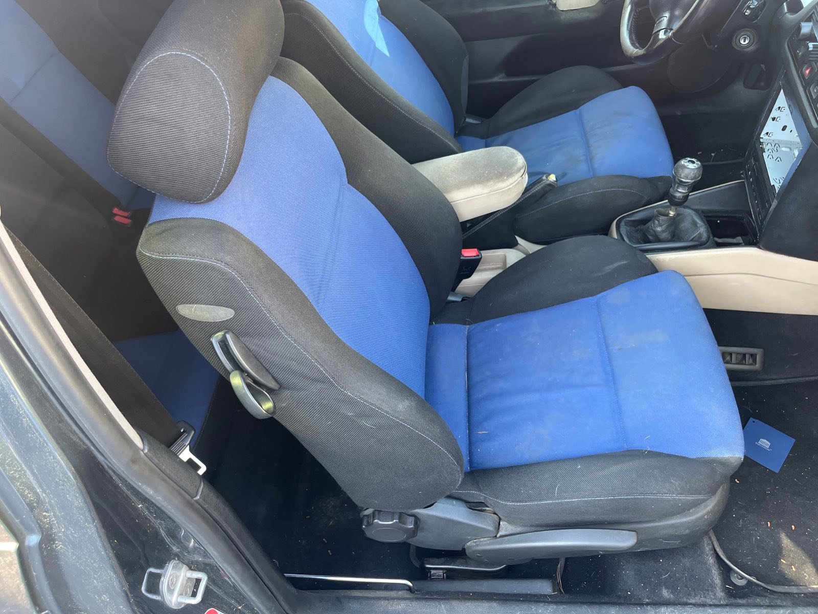 CONDENSADOR / RADIADOR  AIRE ACONDICIONADO VOLKSWAGEN GOLF IV BERLINA (1J1) - recambio desguace - vista 11