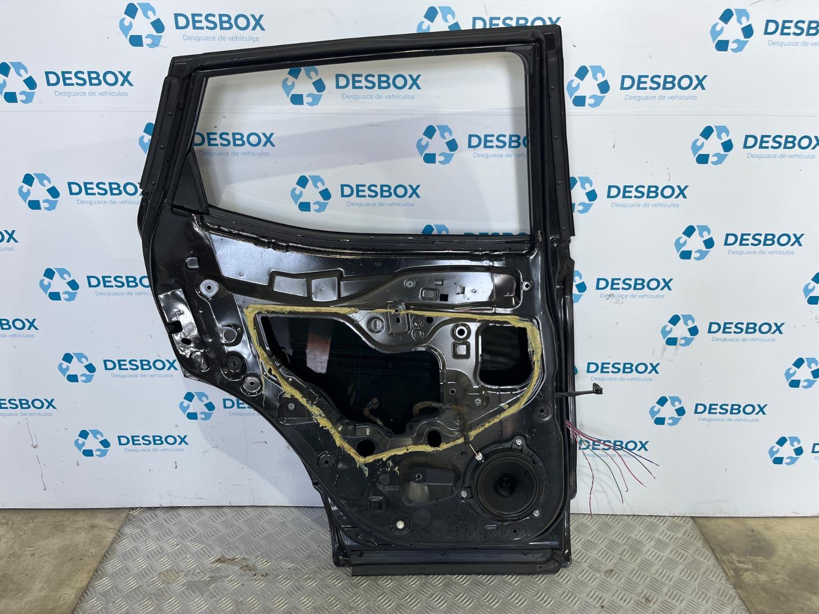 PUERTA TRASERA IZQUIERDA NISSAN QASHQAI (J11) - recambio desguace - vista 5