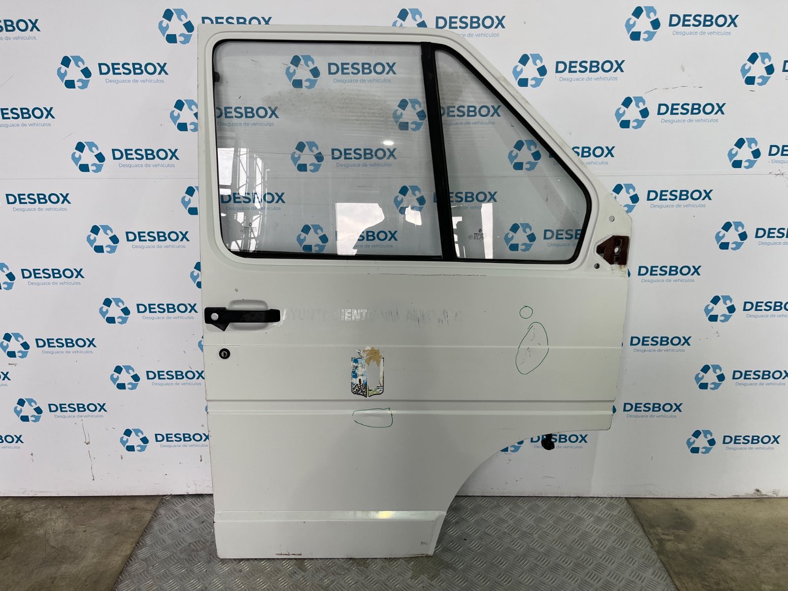 PUERTA DELANTERA DERECHA RENAULT TRAFIC (DESDE 5.89) - recambio desguace