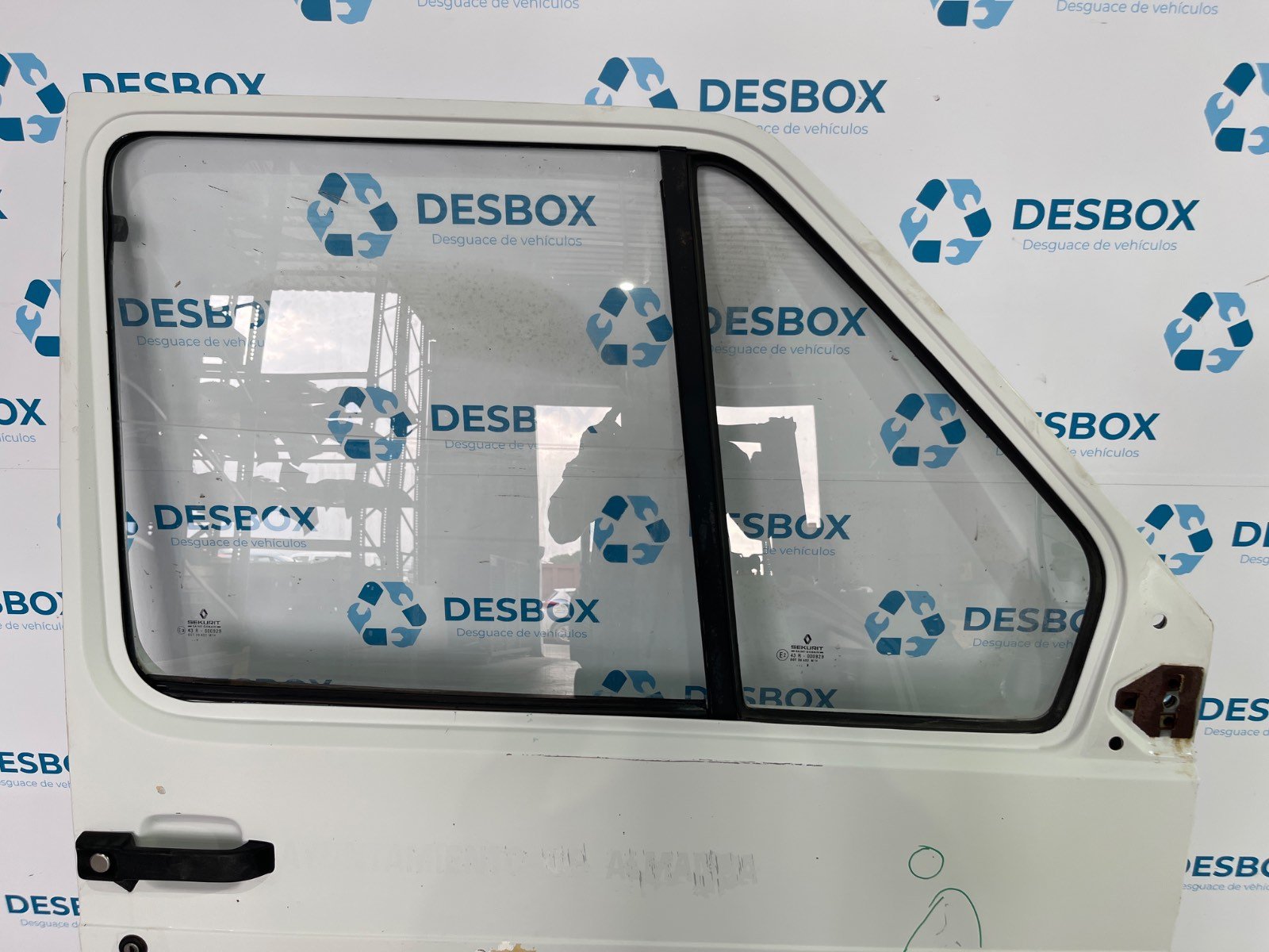 PUERTA DELANTERA DERECHA RENAULT TRAFIC (DESDE 5.89) - recambio desguace - vista 3