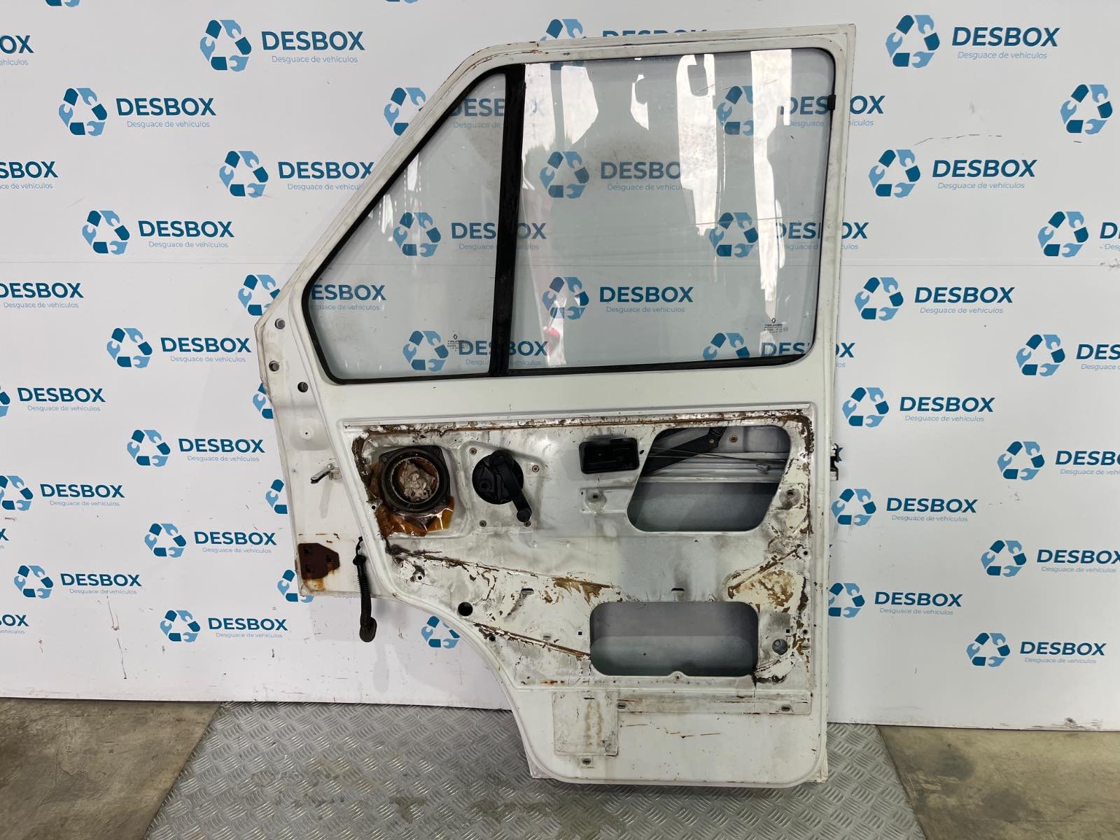 PUERTA DELANTERA DERECHA RENAULT TRAFIC (DESDE 5.89) - recambio desguace - vista 6