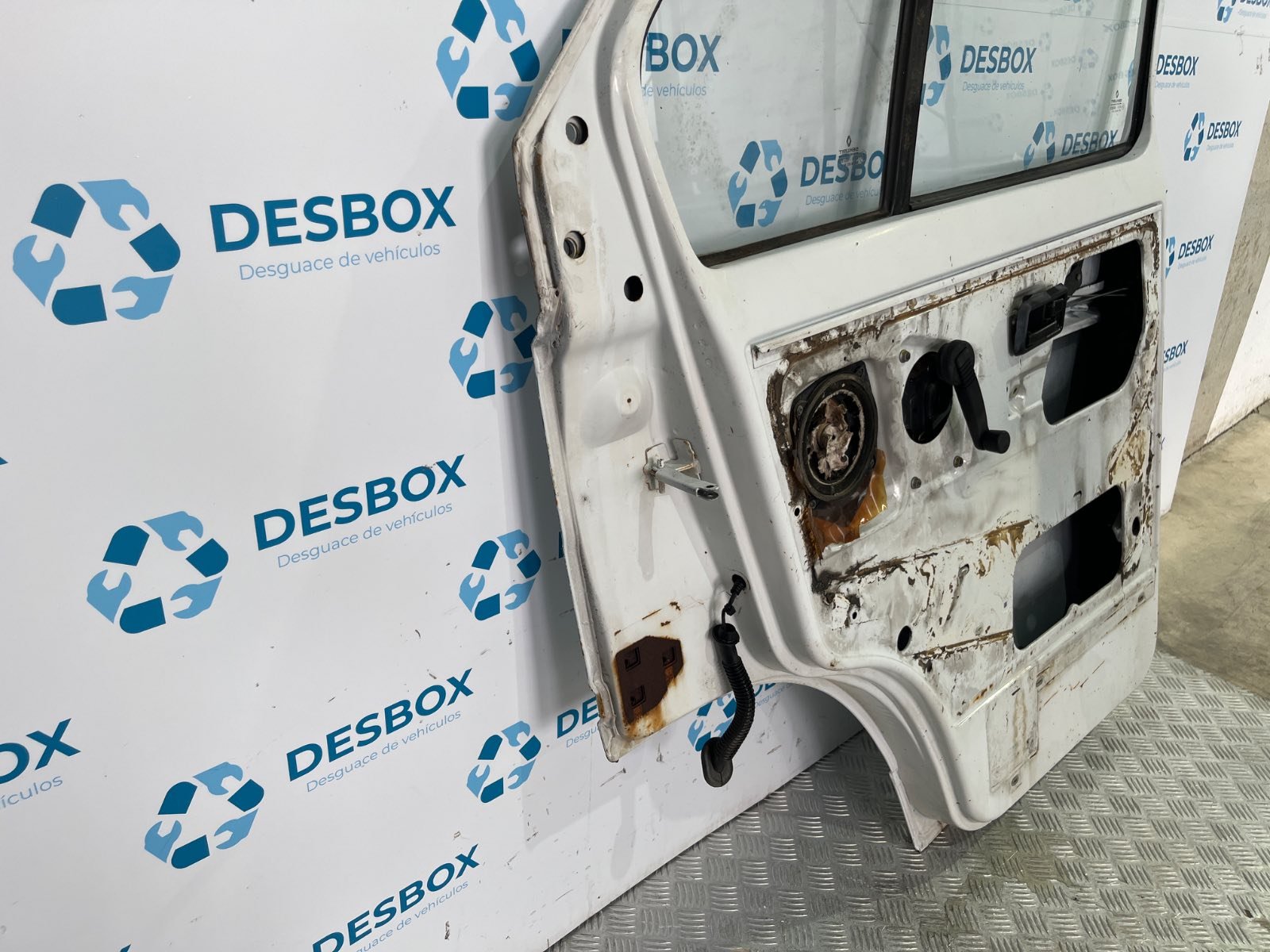 PUERTA DELANTERA DERECHA RENAULT TRAFIC (DESDE 5.89) - recambio desguace - vista 8