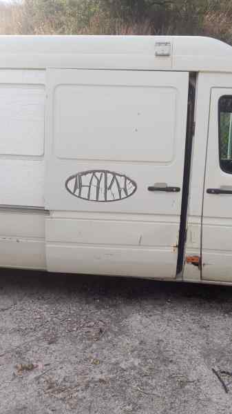PUERTA LATERAL CORREDERA DERECHA VOLKSWAGEN LT CAJA CERRADA / COMBI (MOD. 1997) - recambio desguace