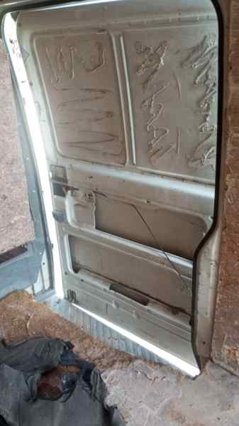 PUERTA LATERAL CORREDERA DERECHA VOLKSWAGEN LT CAJA CERRADA / COMBI (MOD. 1997) - recambio desguace - vista 2