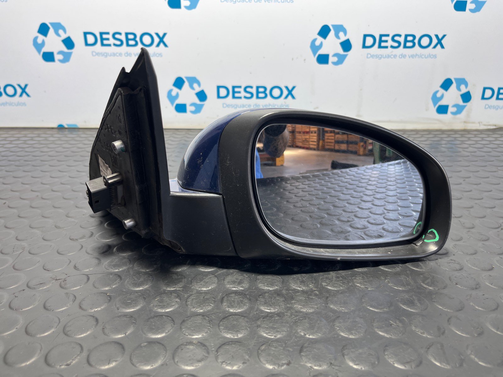 RETROVISOR DERECHO