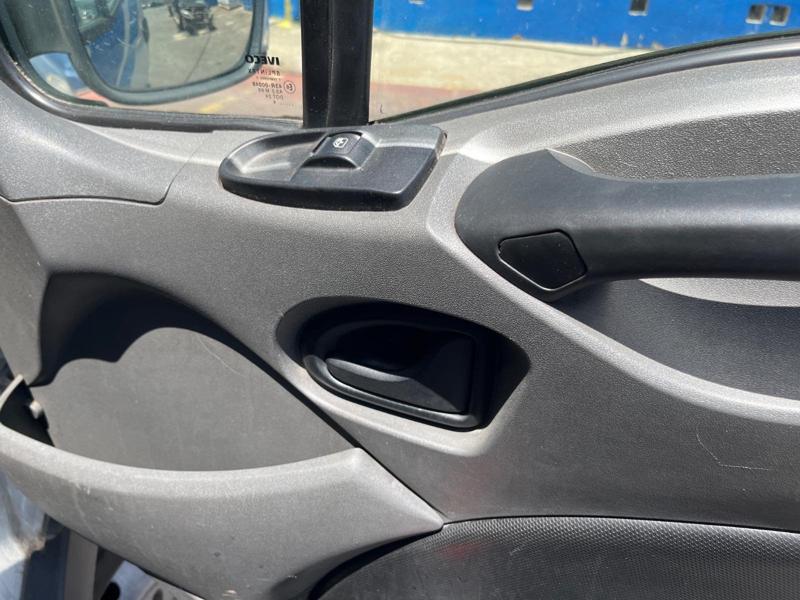 CERRADURA PUERTA TRASERA DERECHA IVECO DAILY VI Caja/Chasis - recambio desguace - vista 18