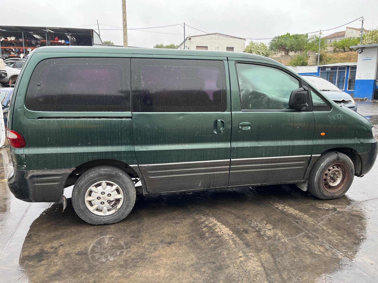 MANGUETA DELANTERA DERECHA HYUNDAI H-1 Furgoneta - recambio desguace - vista 10